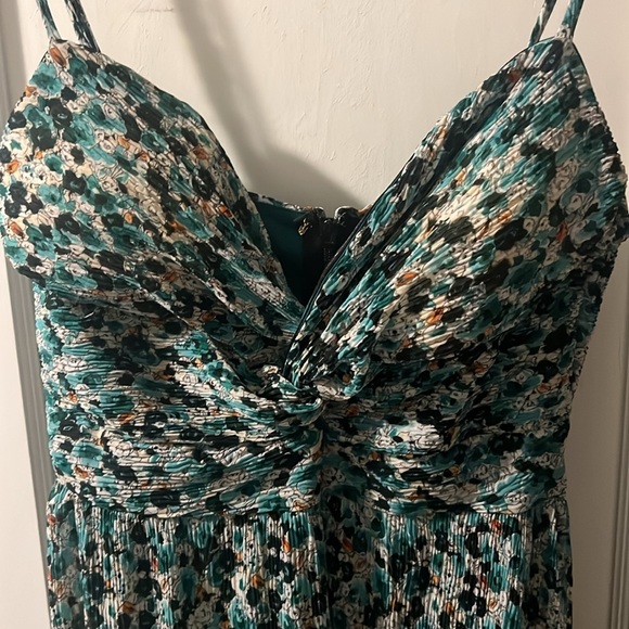 Maxi dress, green and blue crinkle material with zip back & adjustable straps - Picture 2 of 5